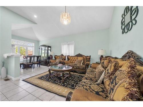 33 Tallman Street, Stoney Creek, ON - Indoor Photo Showing Living Room