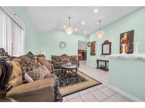 33 Tallman Street, Stoney Creek, ON - Indoor Photo Showing Living Room