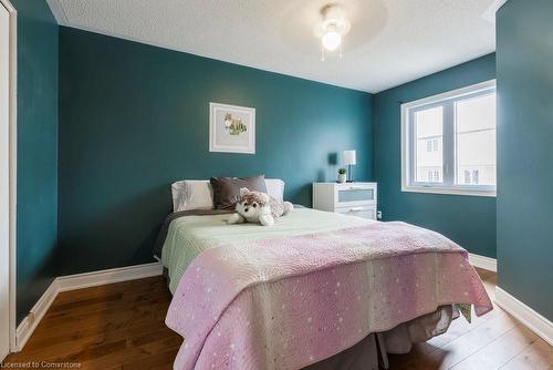 46-710 Spring Gardens Road, Burlington, ON - Indoor Photo Showing Bedroom