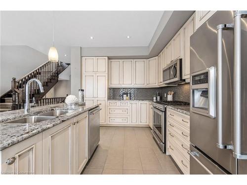 28 Pierre Trudeau Lane, Grimsby, ON - Indoor Photo Showing Kitchen With Double Sink With Upgraded Kitchen