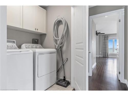 28 Pierre Trudeau Lane, Grimsby, ON - Indoor Photo Showing Laundry Room