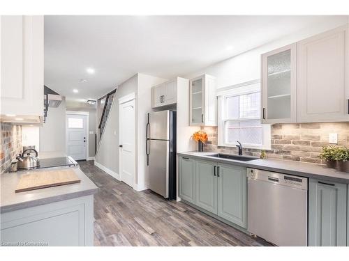 50 Whitfield Avenue, Hamilton, ON - Indoor Photo Showing Kitchen With Upgraded Kitchen