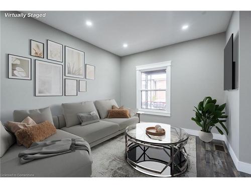 50 Whitfield Avenue, Hamilton, ON - Indoor Photo Showing Living Room