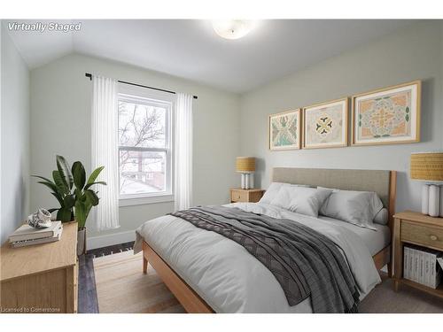 50 Whitfield Avenue, Hamilton, ON - Indoor Photo Showing Bedroom