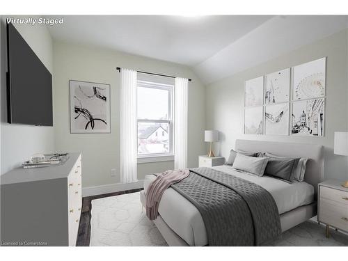 50 Whitfield Avenue, Hamilton, ON - Indoor Photo Showing Bedroom