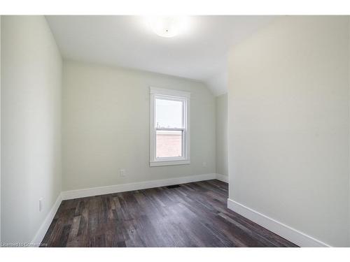 50 Whitfield Avenue, Hamilton, ON - Indoor Photo Showing Other Room