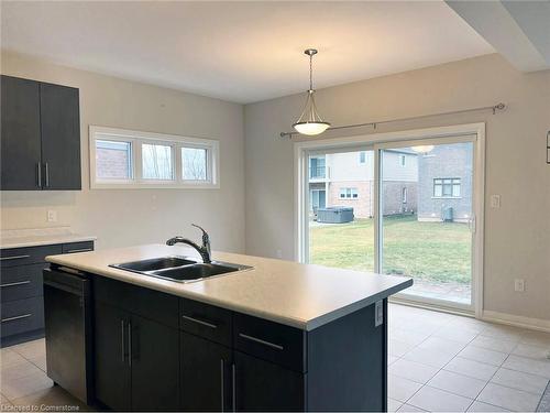 9320 White Oak Avenue, Niagara Falls, ON - Indoor Photo Showing Kitchen With Double Sink