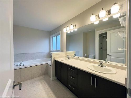 9320 White Oak Avenue, Niagara Falls, ON - Indoor Photo Showing Bathroom