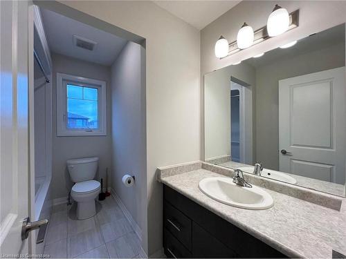 9320 White Oak Avenue, Niagara Falls, ON - Indoor Photo Showing Bathroom