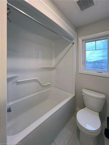 9320 White Oak Avenue, Niagara Falls, ON - Indoor Photo Showing Bathroom