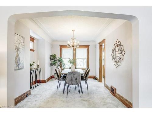 113 Kensington Avenue N, Hamilton, ON - Indoor Photo Showing Dining Room