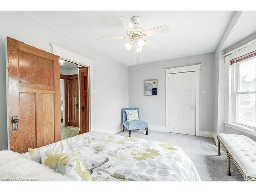 113 Kensington Avenue N, Hamilton, ON - Indoor Photo Showing Bedroom