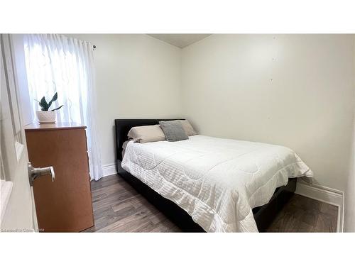 119 Superior Street, Brantford, ON - Indoor Photo Showing Bedroom