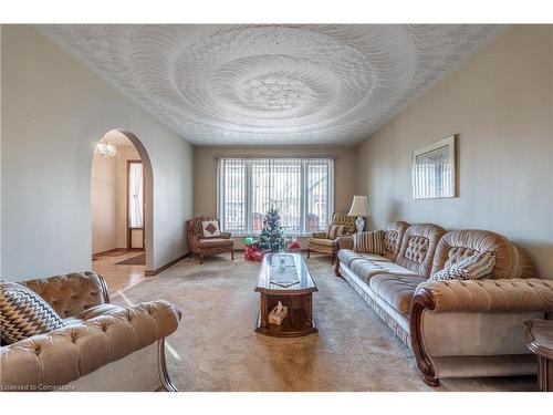 222 Wood Street E, Hamilton, ON - Indoor Photo Showing Living Room