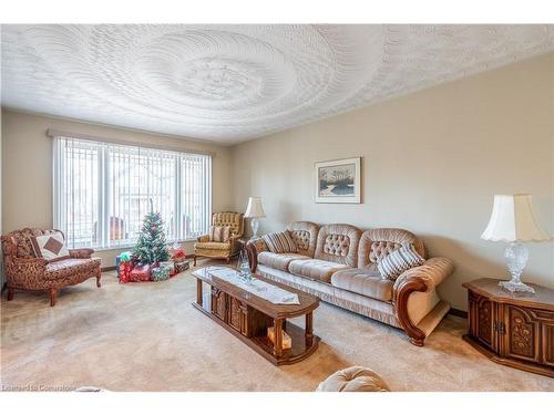 222 Wood Street E, Hamilton, ON - Indoor Photo Showing Living Room