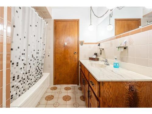 222 Wood Street E, Hamilton, ON - Indoor Photo Showing Bathroom