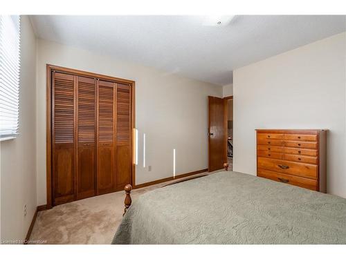 222 Wood Street E, Hamilton, ON - Indoor Photo Showing Bedroom