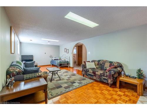 222 Wood Street E, Hamilton, ON - Indoor Photo Showing Living Room