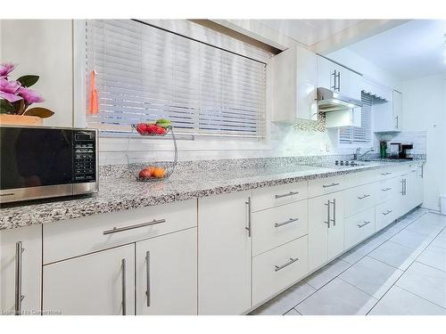 160 Bendamere Avenue, Hamilton, ON - Indoor Photo Showing Kitchen