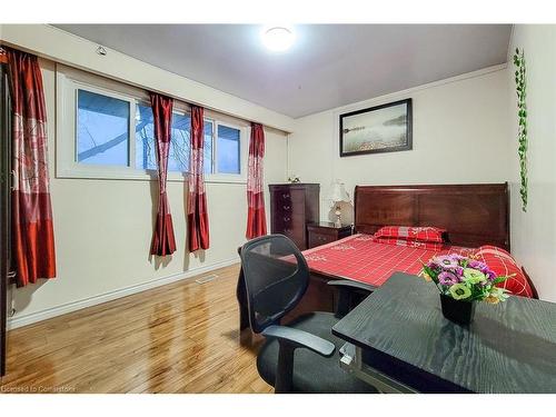 160 Bendamere Avenue, Hamilton, ON - Indoor Photo Showing Bedroom