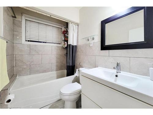 160 Bendamere Avenue, Hamilton, ON - Indoor Photo Showing Bathroom