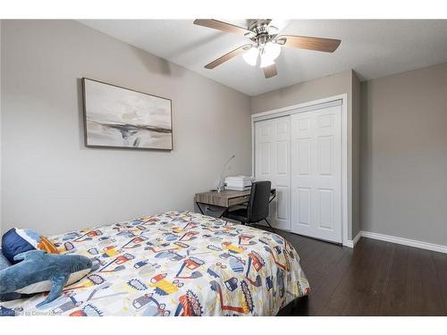 100-11 Harrisford Street, Hamilton, ON - Indoor Photo Showing Bedroom