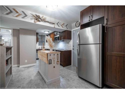 9-356 Hunter Street E, Hamilton, ON - Indoor Photo Showing Kitchen