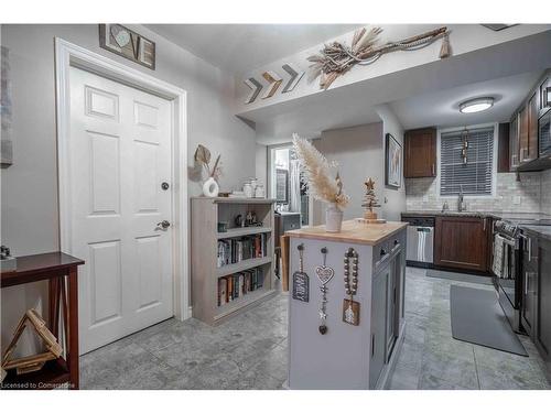 9-356 Hunter Street E, Hamilton, ON - Indoor Photo Showing Kitchen