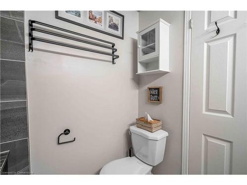 9-356 Hunter Street E, Hamilton, ON - Indoor Photo Showing Bathroom