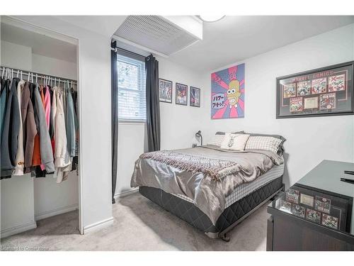 9-356 Hunter Street E, Hamilton, ON - Indoor Photo Showing Bedroom