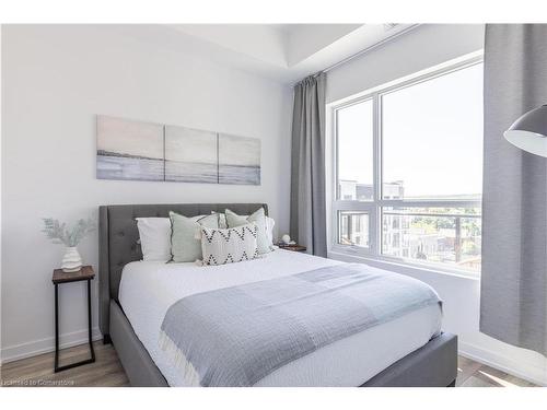 633-5055 Greenlane Road, Beamsville, ON - Indoor Photo Showing Bedroom