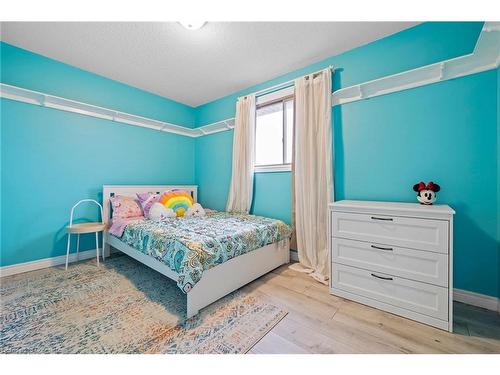 76 Redfern Avenue, Hamilton, ON - Indoor Photo Showing Bedroom