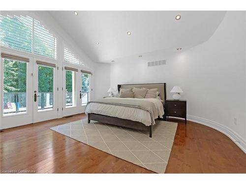 2642 Bluffs Way, Burlington, ON - Indoor Photo Showing Bedroom