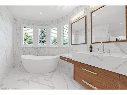 2642 Bluffs Way, Burlington, ON - Indoor Photo Showing Bathroom