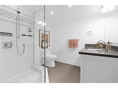 2642 Bluffs Way, Burlington, ON - Indoor Photo Showing Bathroom