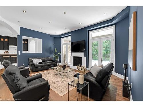 2642 Bluffs Way, Burlington, ON - Indoor Photo Showing Living Room With Fireplace