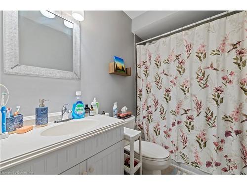 107 Horning Drive, Hamilton, ON - Indoor Photo Showing Bathroom