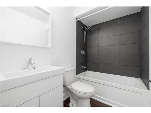 107 Horning Drive, Hamilton, ON - Indoor Photo Showing Bathroom