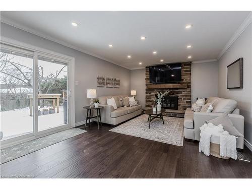 1186 Tyandaga Park Drive, Burlington, ON - Indoor Photo Showing Living Room