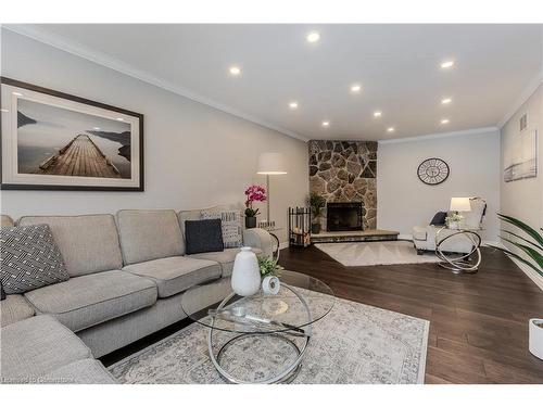 1186 Tyandaga Park Drive, Burlington, ON - Indoor Photo Showing Living Room With Fireplace