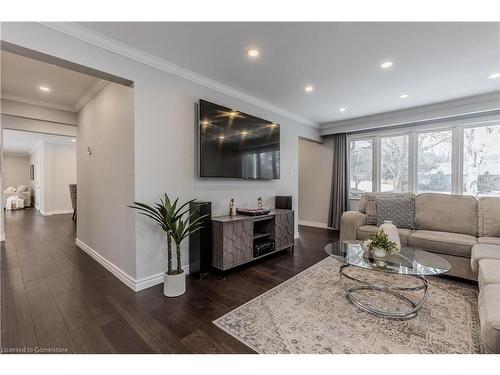 1186 Tyandaga Park Drive, Burlington, ON - Indoor Photo Showing Living Room