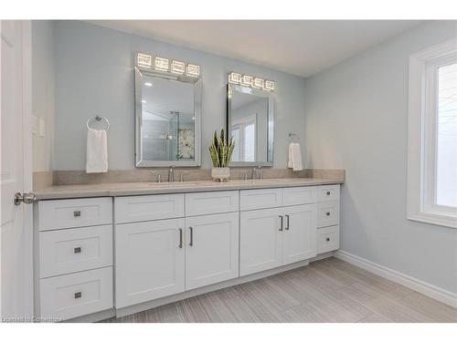 1186 Tyandaga Park Drive, Burlington, ON - Indoor Photo Showing Bathroom