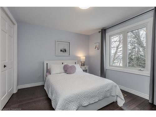 1186 Tyandaga Park Drive, Burlington, ON - Indoor Photo Showing Bedroom