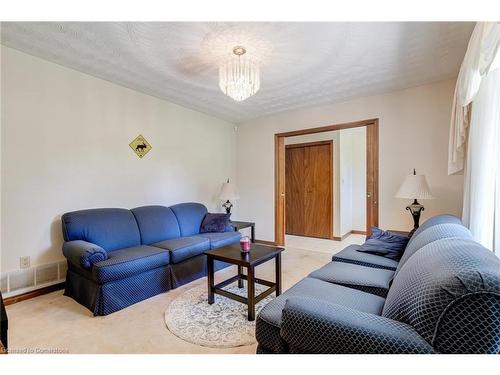 861 Book Road E, Ancaster, ON - Indoor Photo Showing Living Room