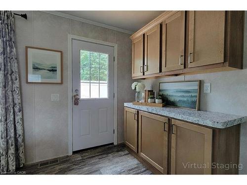 77 Park Lane, Flamborough, ON - Indoor Photo Showing Kitchen