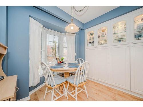 61-3029 Glencrest Road, Burlington, ON - Indoor Photo Showing Dining Room