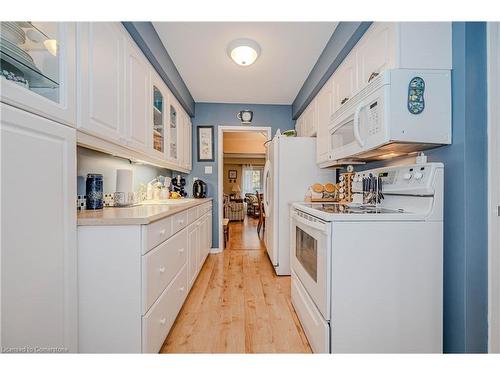 61-3029 Glencrest Road, Burlington, ON - Indoor Photo Showing Kitchen