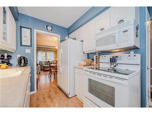 61-3029 Glencrest Road, Burlington, ON - Indoor Photo Showing Kitchen