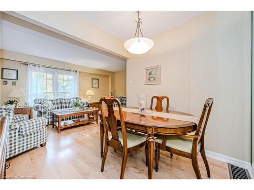 61-3029 Glencrest Road, Burlington, ON - Indoor Photo Showing Dining Room