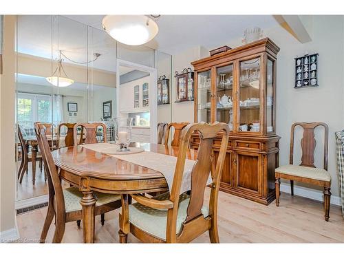 61-3029 Glencrest Road, Burlington, ON - Indoor Photo Showing Dining Room